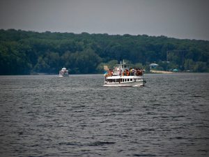 капітан Парій теплохід